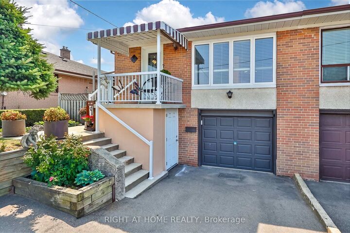 Property Photo: 25 Larchwood Road ON M3N 1B5