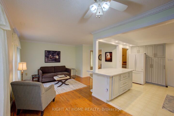 Property Photo:  30 Parkview Drive  ON L9W 1T3 