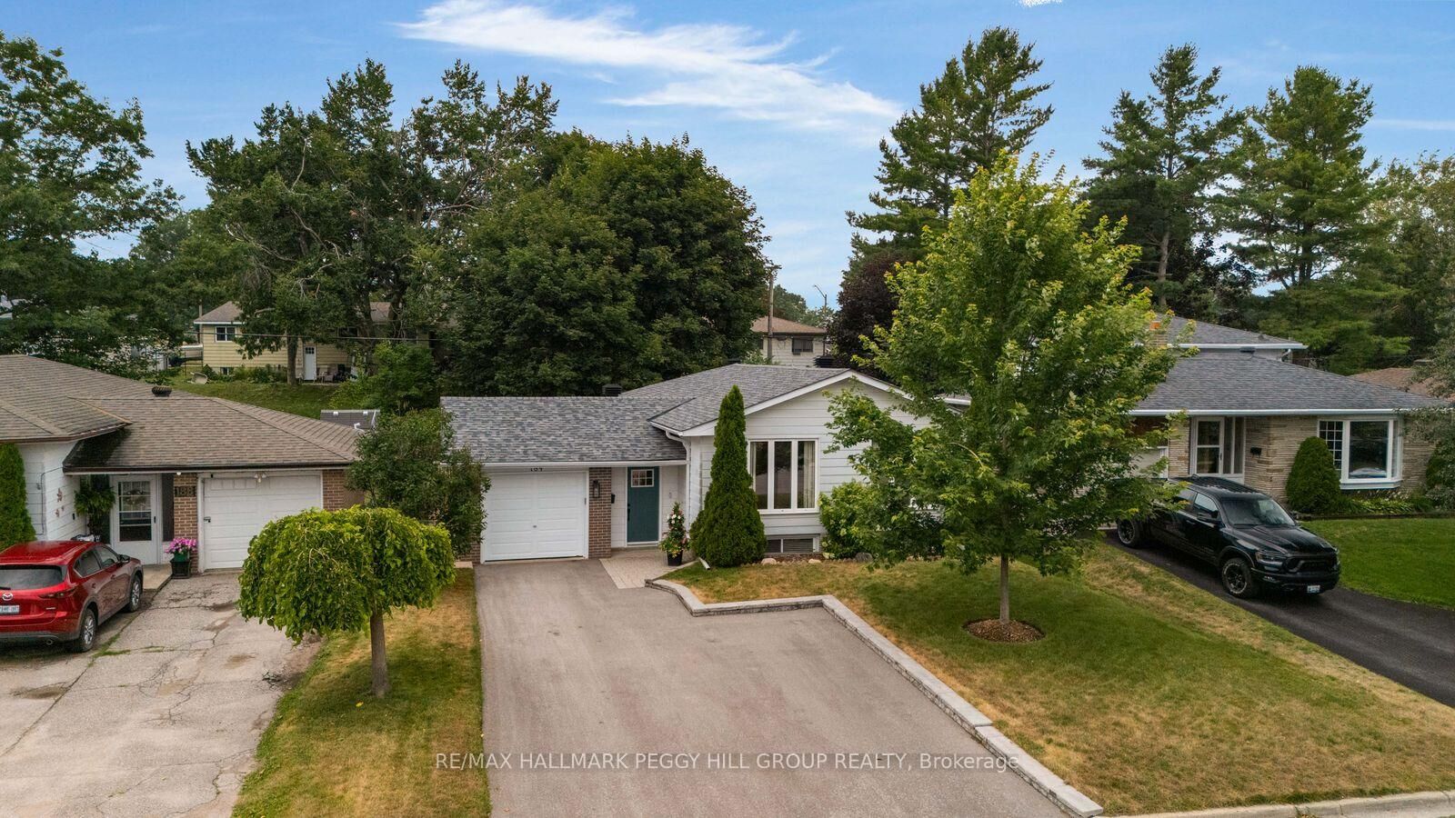 Property Photo:  184 Woodland Drive  ON L4R 4E3 