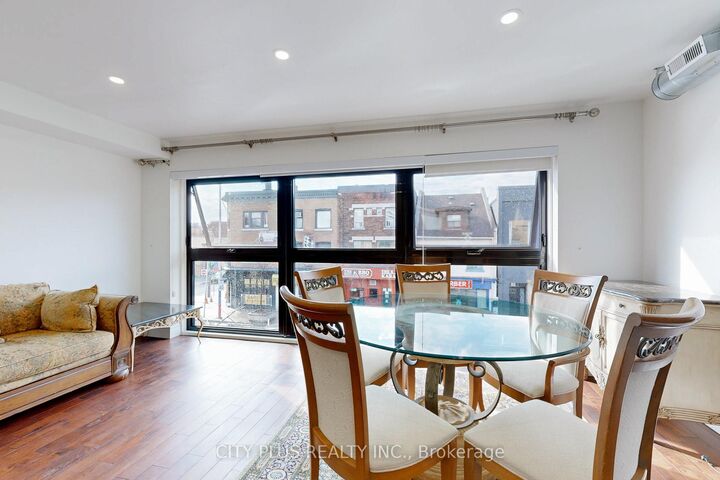 Property Photo: 704 Bloor Street W ON M6G 1L4