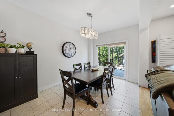 Property Photo:  294 Miller Park Avenue  ON L3Z 0Y1 