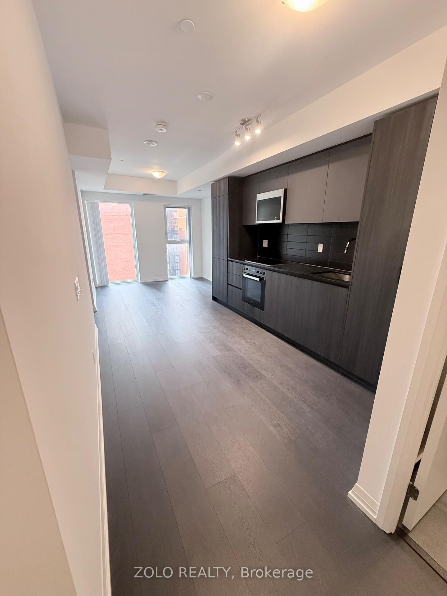 Property Photo:  400 King Street 1106  ON M5V 0X8 