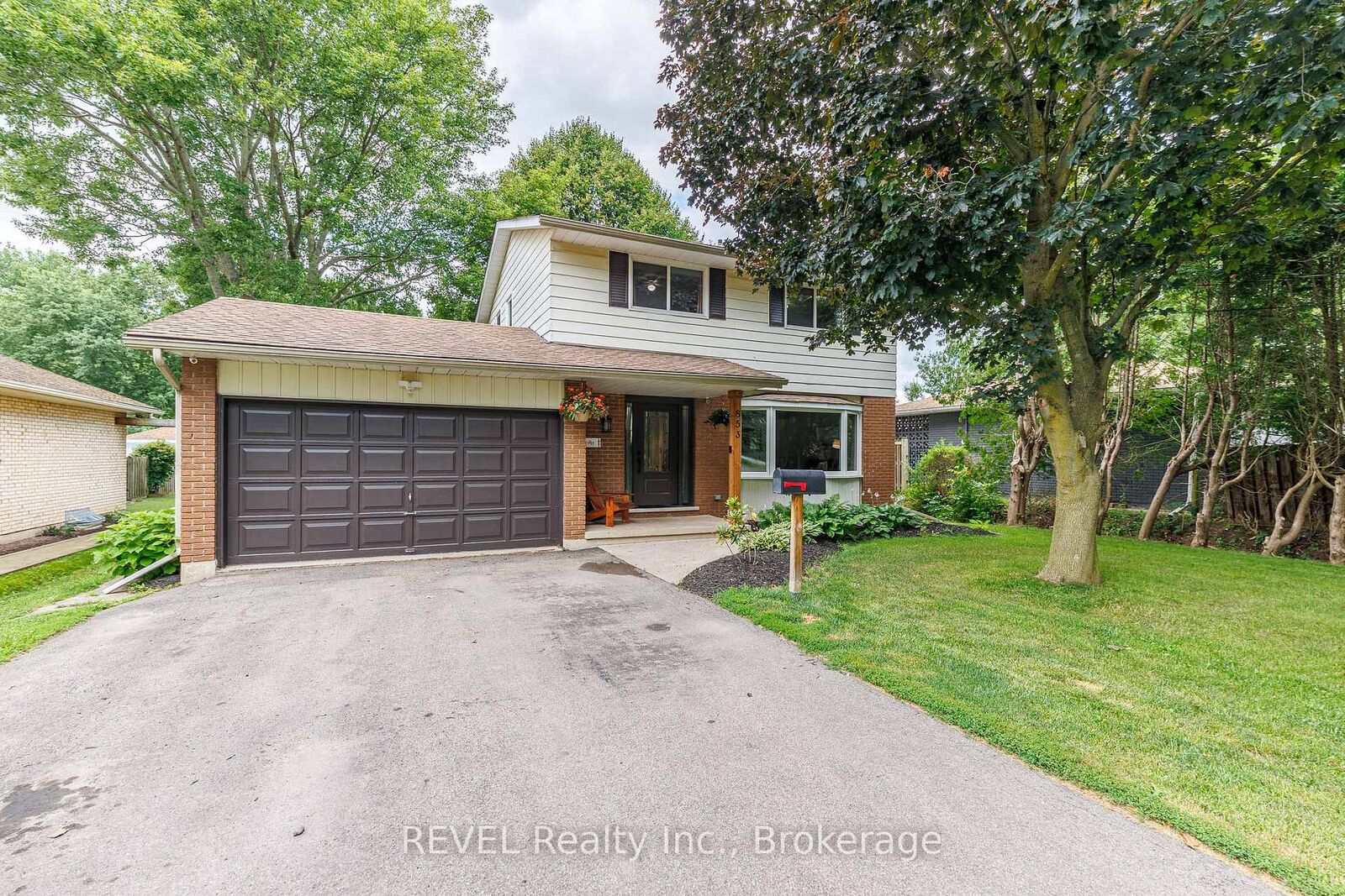 Property Photo:  853 South Pelham Road  ON L3C 3C9 