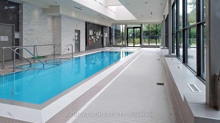 Property Photo:  9618 Yonge Street 1010  ON L4C 0X5 