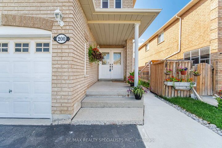 Property Photo: 200 Tiller Trail ON L6X 4T1