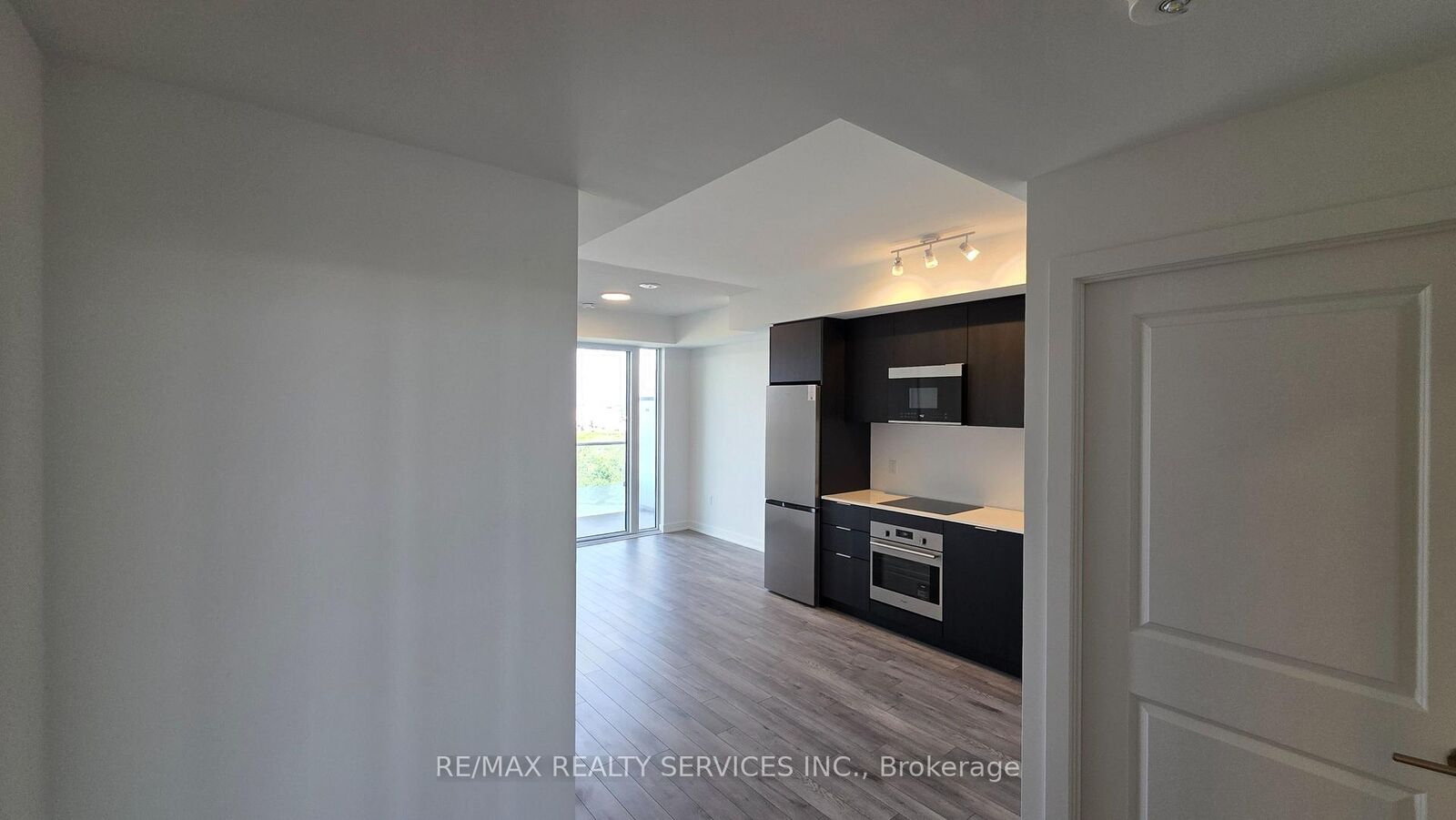 Property Photo:  15 Skyridge Drive 2210  ON L6P 4S3 