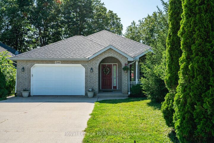 Property Photo: 246 16th Avenue Crescent ON N4N 3V3
