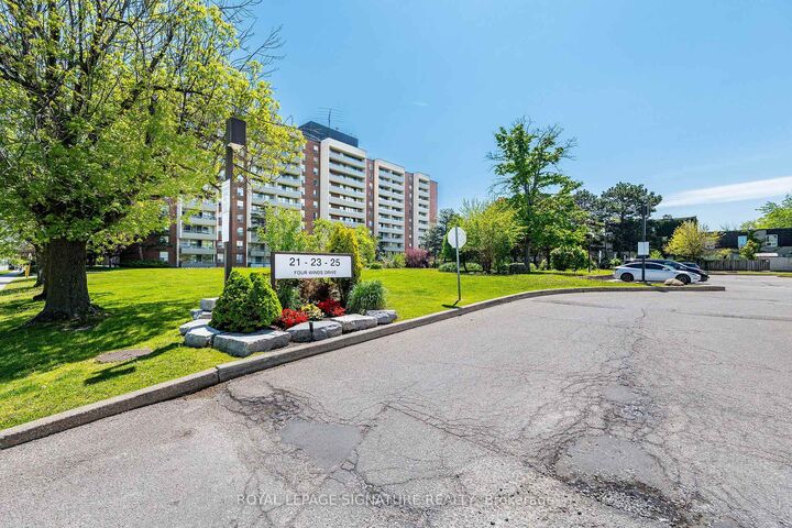 25 Four Winds Drive 405 — photo 1