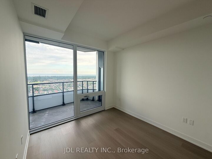 Property Photo:  448 Burnhamthorpe Road W 4109  ON L5B 0R4 