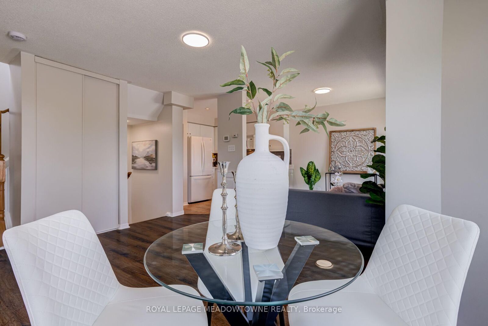 Property Photo:  2 Wylie Circle 85  ON L7G 5M1 