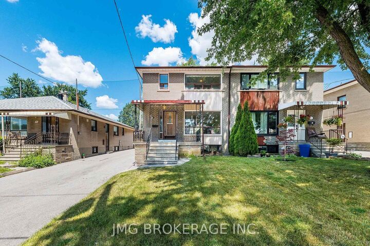 53 Foxrun Avenue — photo 1