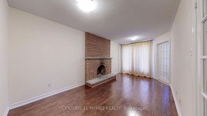 Property Photo:  1 Brookwood Drive  ON L4S 1E8 