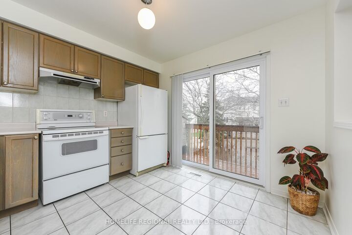 Property Photo:  7105 Branigan Gate 72  ON L5N 7S2 