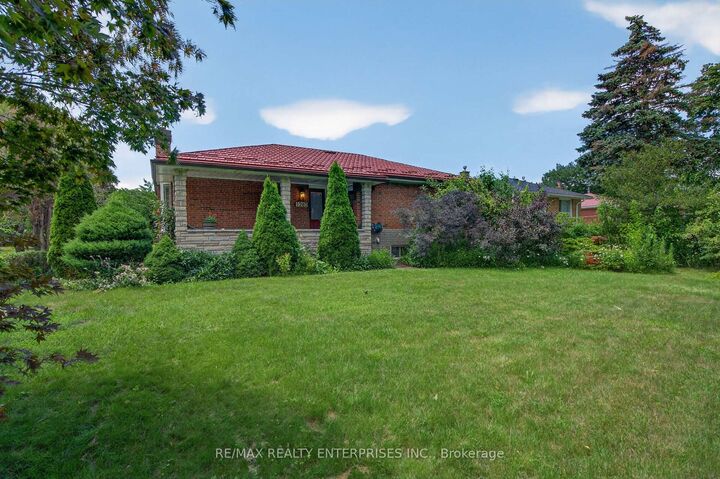 1282 Daimler Road — photo 1
