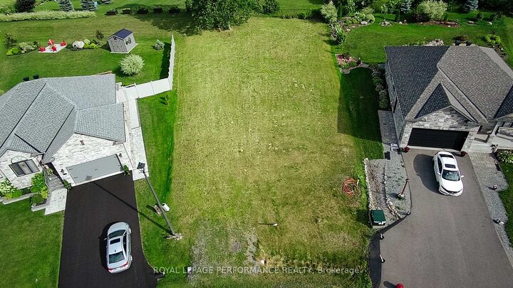 Property Photo:  13 Matthew Kieran Crescent  ON K0C 1P0 
