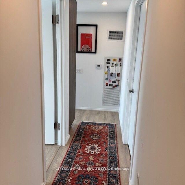 Property Photo:  197 Yonge Street 4402  ON M5B 0C1 