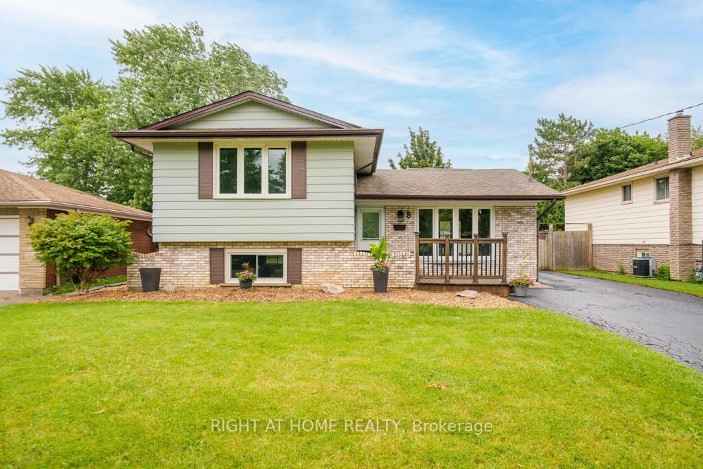 Property Photo:  8 Acadia Crescent  ON L2P 1H8 