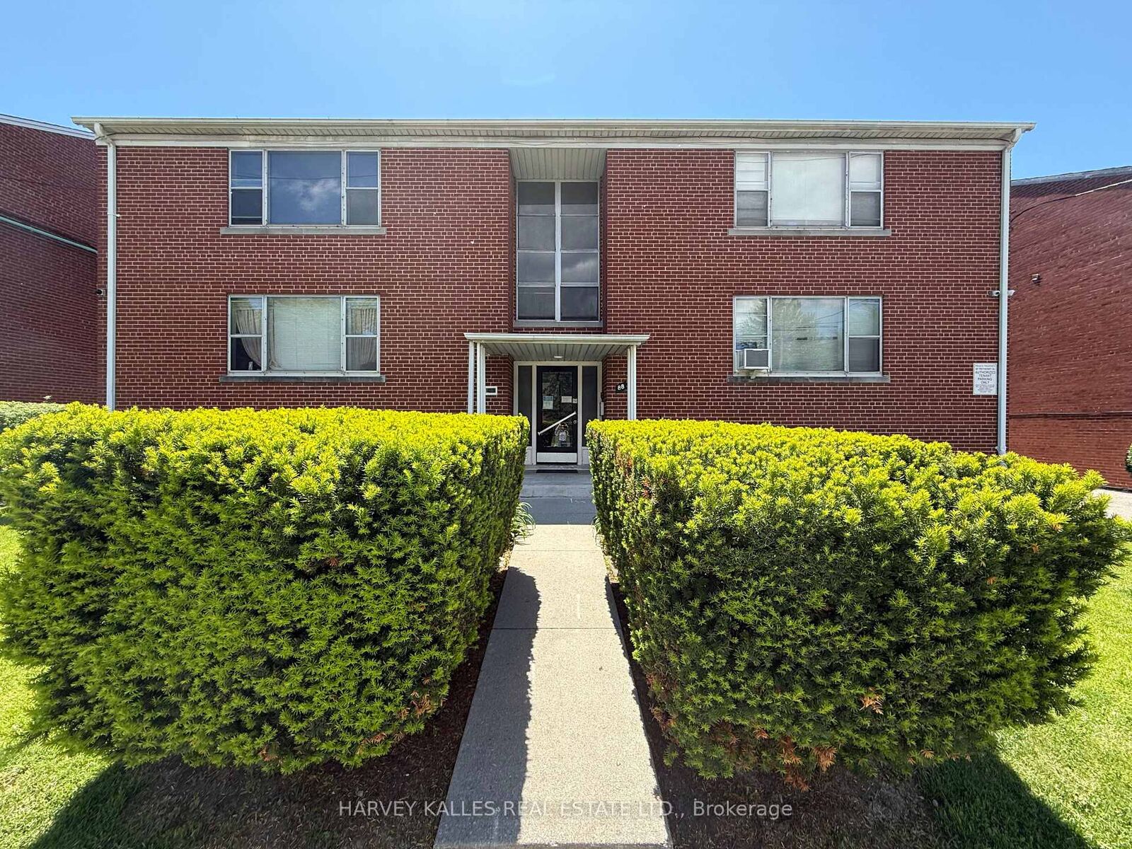 Property Photo:  88 Trethewey Drive 2  ON M6M 4B4 
