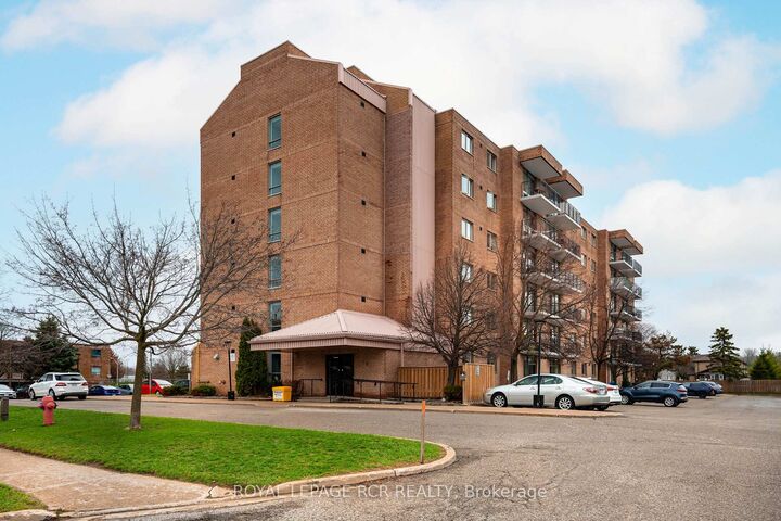 Property Photo:  16 Fourth Street 32  ON L9W 4N7 