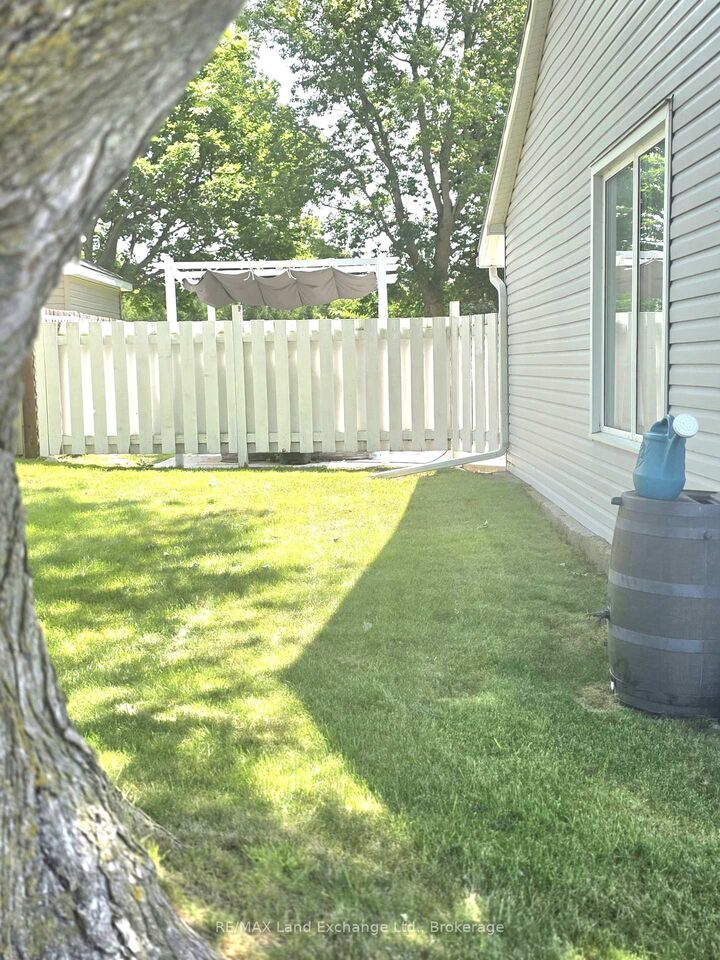 Property Photo:  265 Queen Street  ON N2Z 2S6 