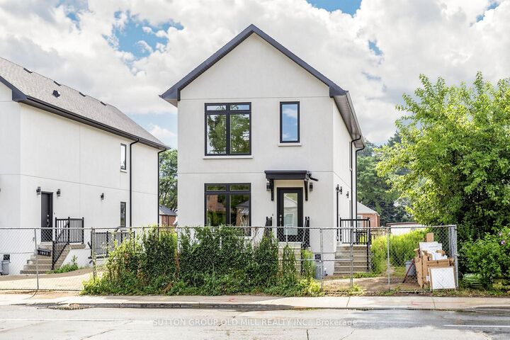 Property Photo: 1925 Lawrence Avenue W 1 ON M9N 1G8