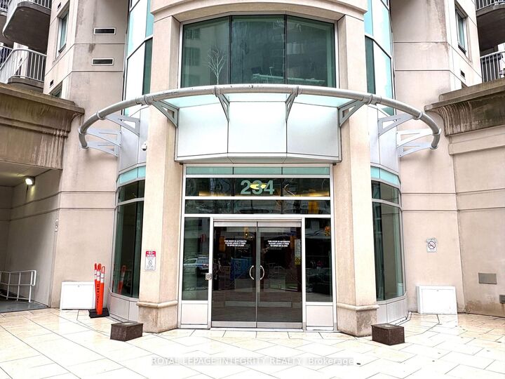Property Photo:  234 Rideau Street 504A  ON K1N 0A9 