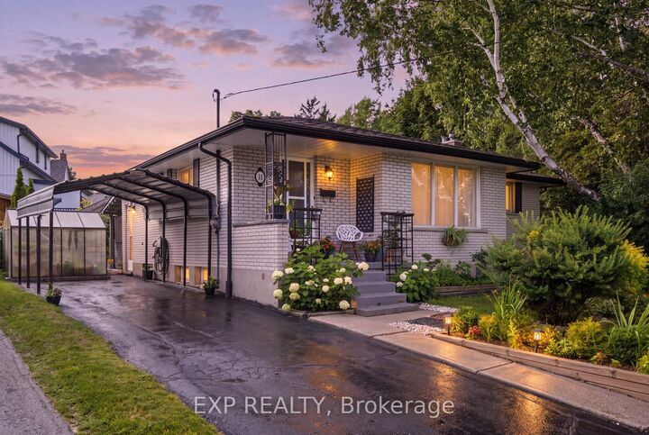 11 Summit Crescent — photo 1