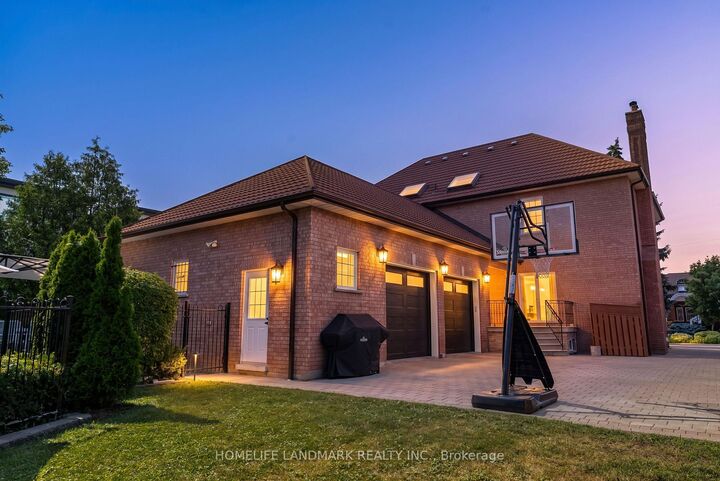 Property Photo: 193 Codsell Avenue ON M3H 3W5