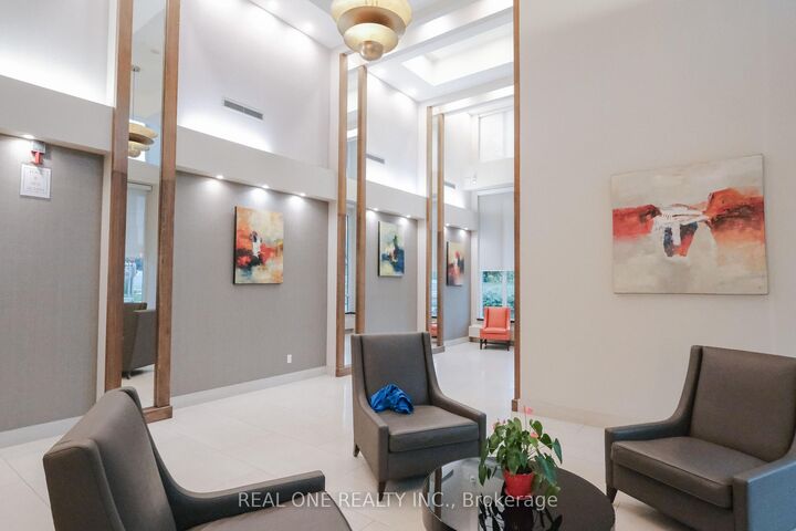 Property Photo: 3525 Kariya Drive 1608 ON L5B 0C2