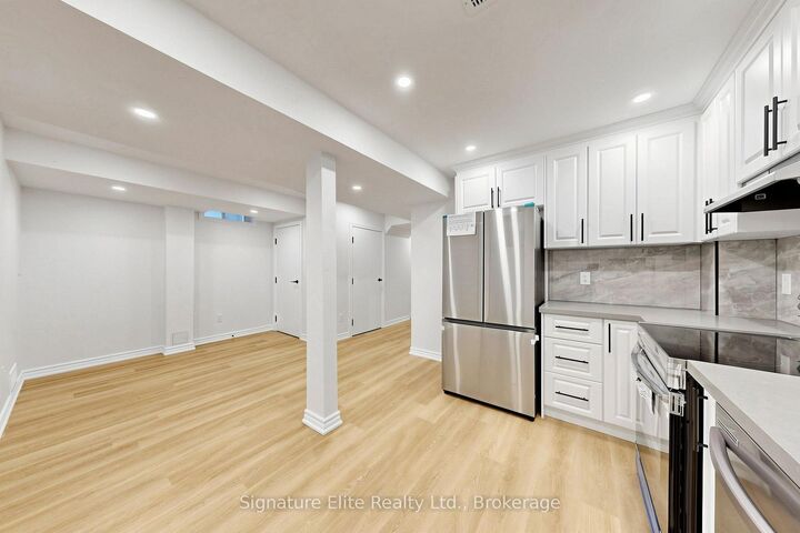 Property Photo:  44 Cotton Street Unit B  ON L1C 5H2 