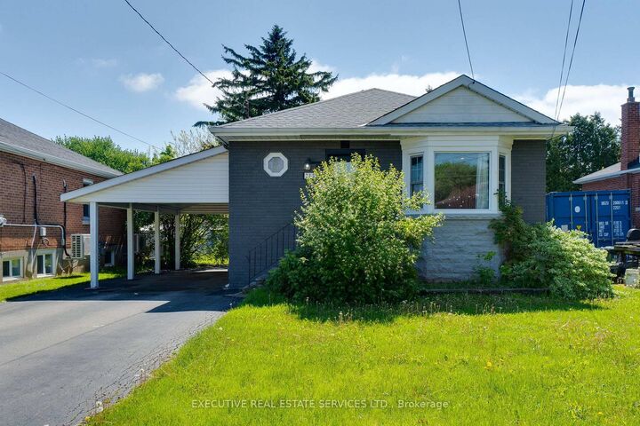 Property Photo:  213 East 32nd Street  ON L8V 3S3 