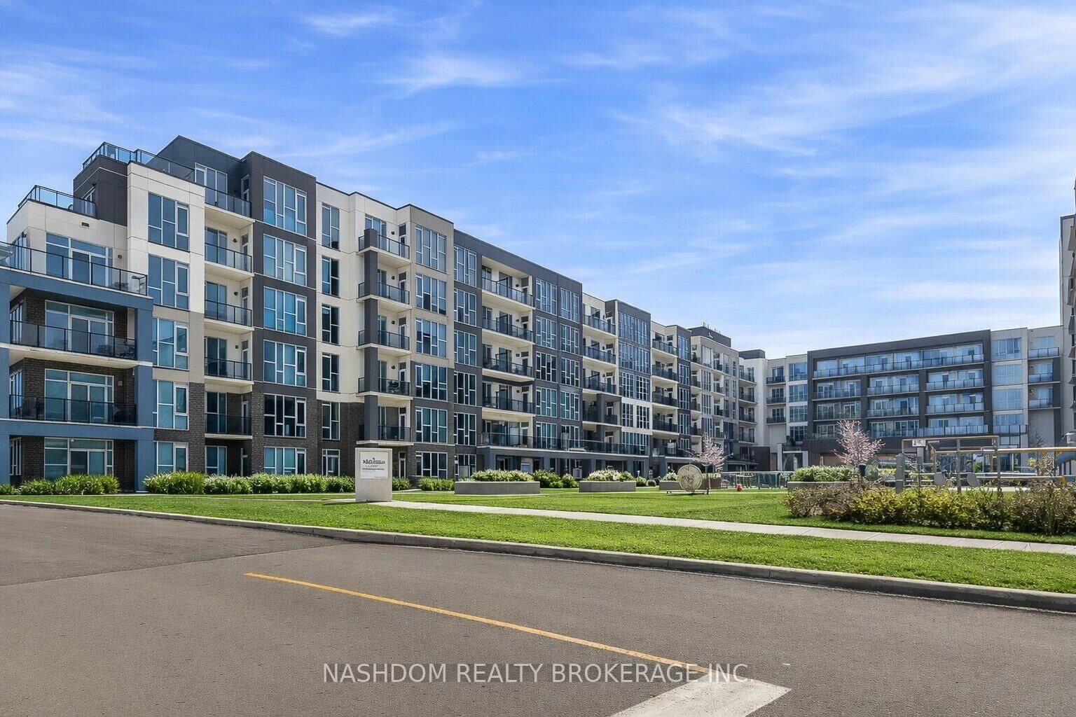 Property Photo:  16 Concord Place 516  ON L3M 0J1 