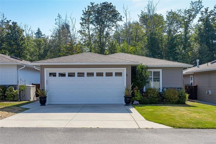 Property Photo:  7586 Tetayut Rd #5  BC V8M 0B4 