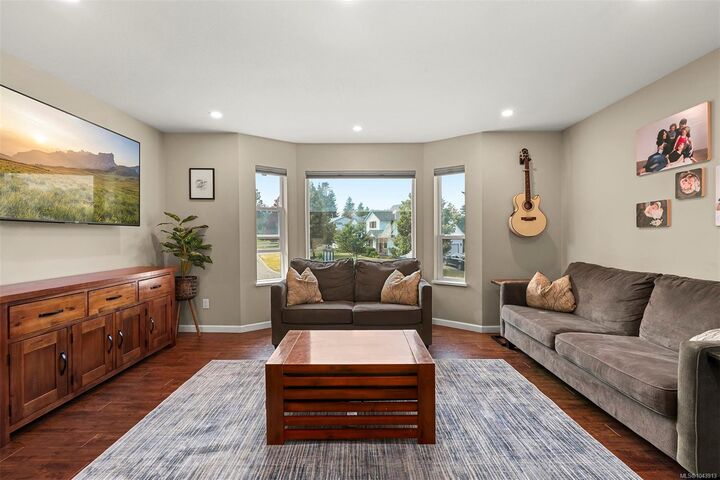 Property Photo:  2221 Heron Cres  BC V9M 3Y2 