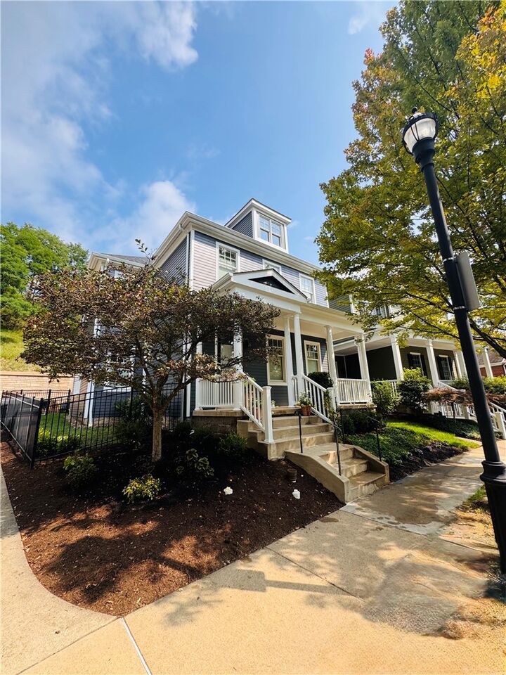 Property Photo:  1005 Hasley Ln  PA 15217 