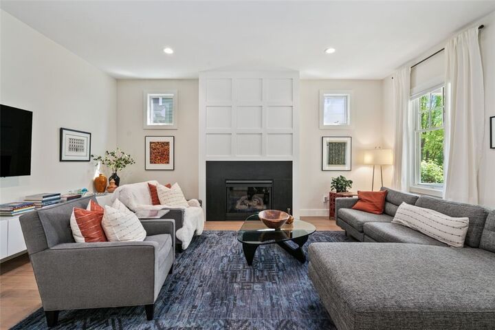 Property Photo: 1005 Hasley Ln PA 15217