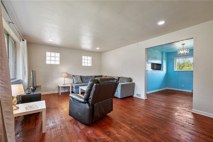 Property Photo:  3911 Mayfair St  PA 15204 