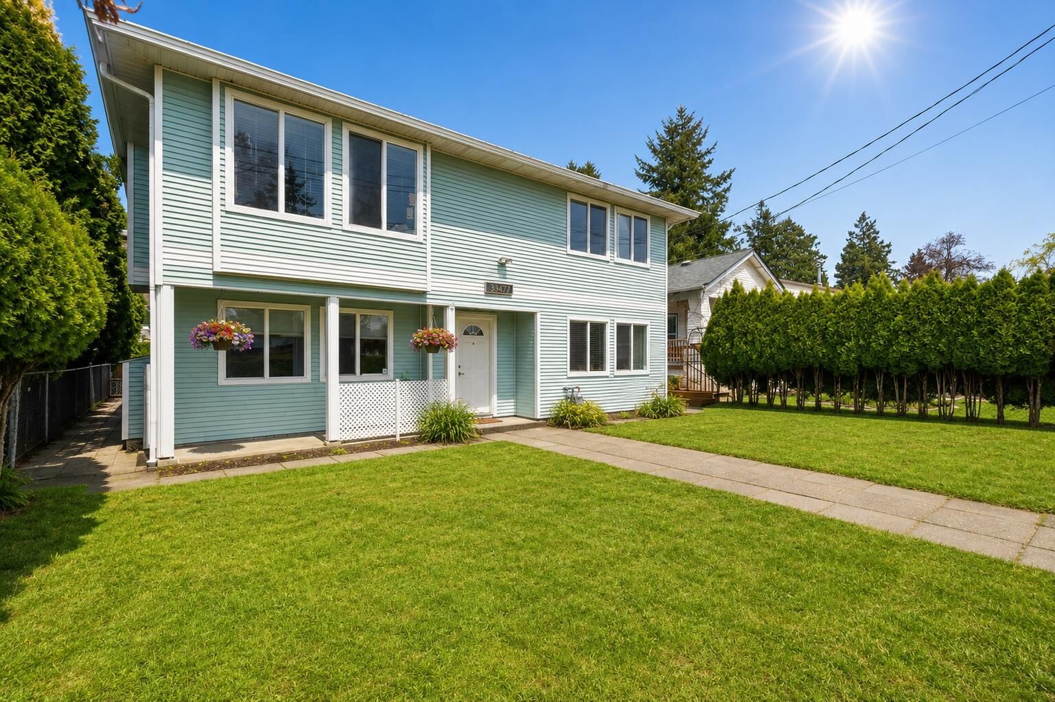 Property Photo: 33477 7th Avenue BC V2V 2E6