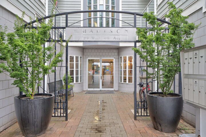 Property Photo:  2929 W 4th Avenue 417  BC V6K 4T3 