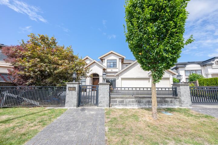 8411 Fairhurst Road — photo 1