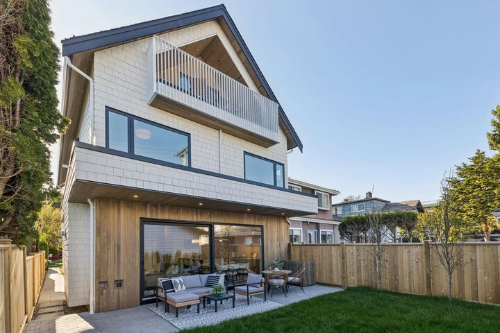 Property Photo: 6040 Larch Street 2 BC V6M 4E4