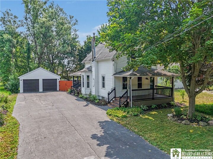 Property Photo: 1369 Sturgeon Point Road NY 14047