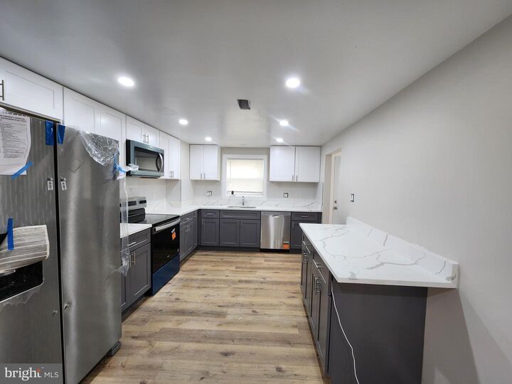 Property Photo:  523 Wellesley Street  MD 21229 