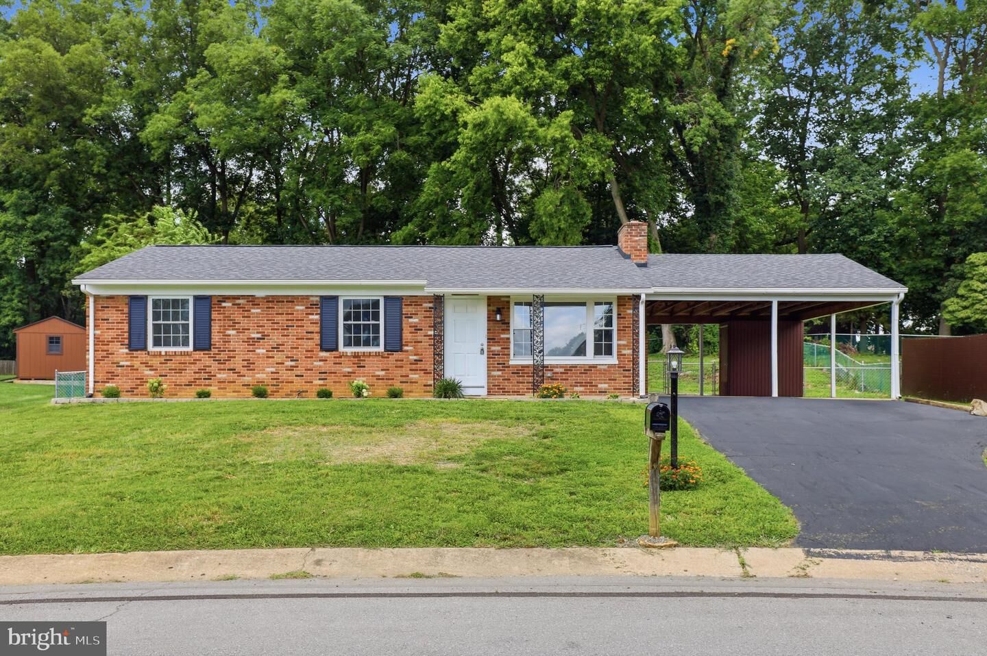 Property Photo: 10802 Lincoln Avenue MD 21740