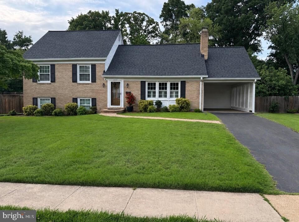 Property Photo:  2012 Rampart Drive  VA 22308 