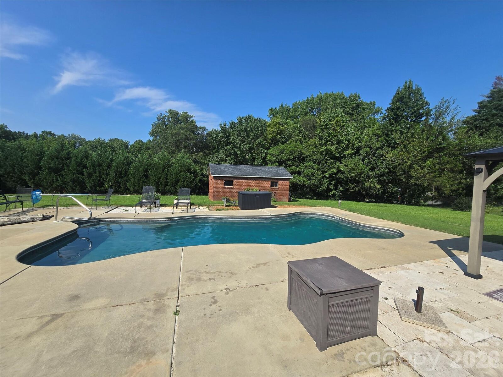 Property Photo: 5914 Hanna Court NC 28212