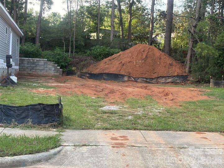 Property Photo:  1725 Fox Hollow Drive  NC 27610 