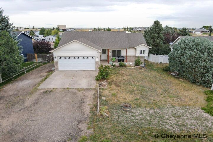 Property Photo:  1112 Crescent Dr  WY 82007 