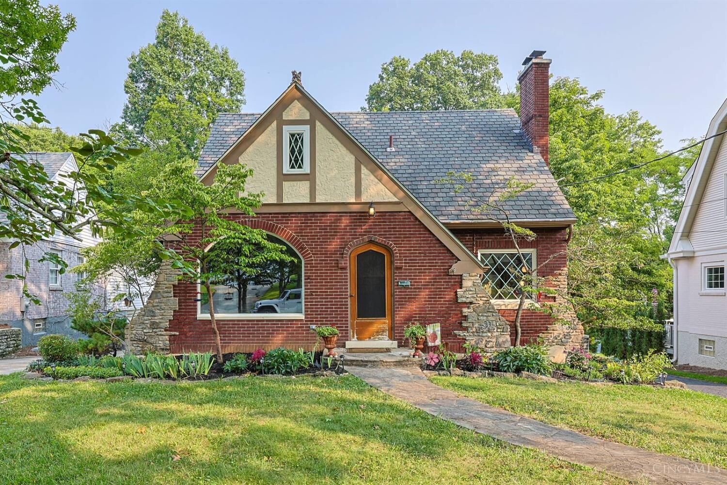 Property Photo: 1007 Urbancrest Place OH 45226