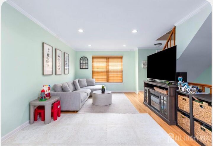 Property Photo:  40 Lantern Lane  NJ 08872 